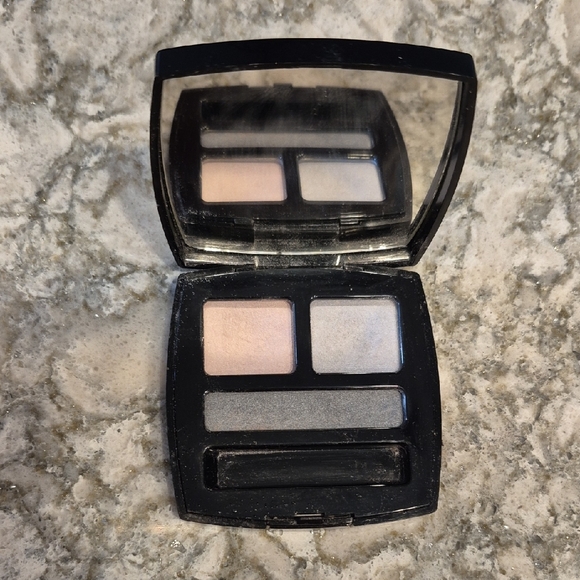 CHANEL Eyeshadow Palette - Cream and Gray - Picture 1 of 4